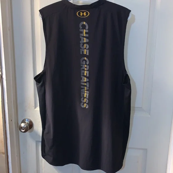Like new Under Armour tank. Size 2XL - Picture 4 of 4